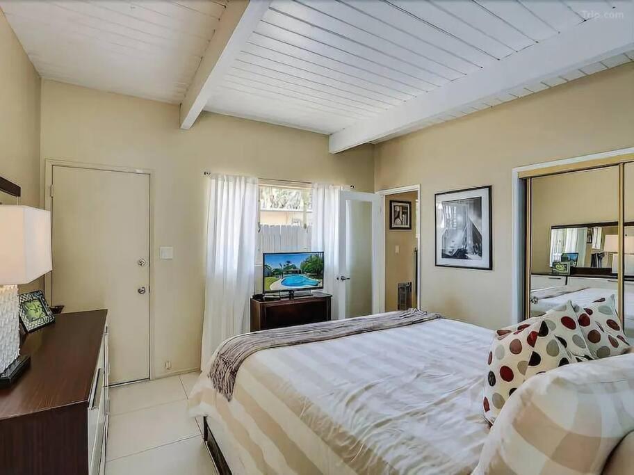 Serene 4 Bed 3 Bath Heated Pool Natural Backyard Heart Of Palm Springs Exterior foto